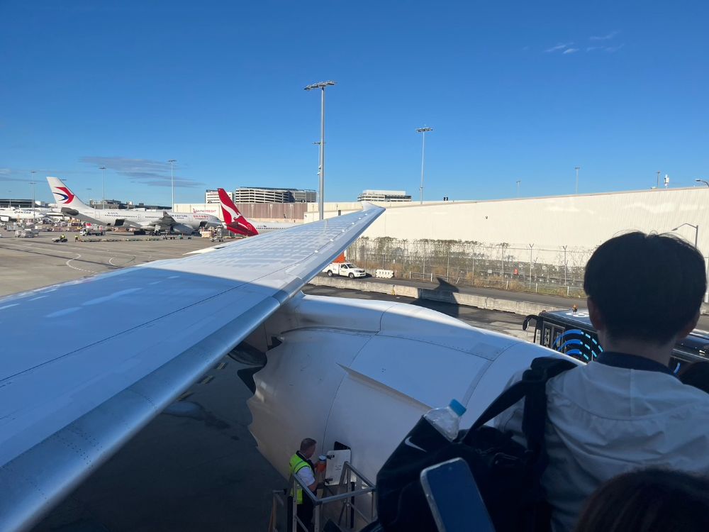 飛行機の機内から外